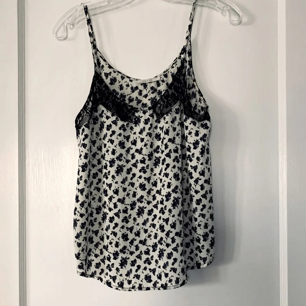 2/$25 LIKE NEW LUSH lace trim swing top One size